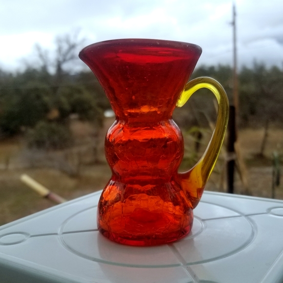 Vintage miniature handblown crackled glass vase pitcher brigh orange with amber - Picture 9 of 12